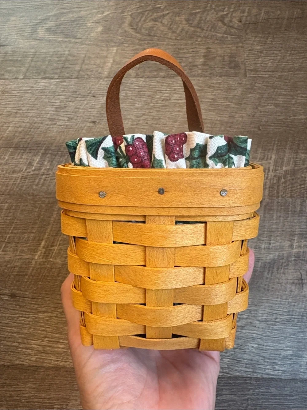 Longaberger Chives Booking Basket 2001 Holly Berry Liner & Protector Handle